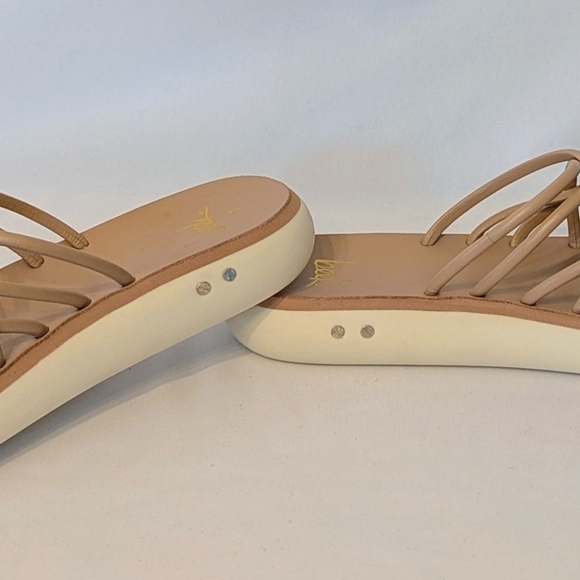 beek PEEP Leather Platform Sandal Flat Tube Straps Toe Ring Slip On Beach 7 NWOB - Picture 8 of 16